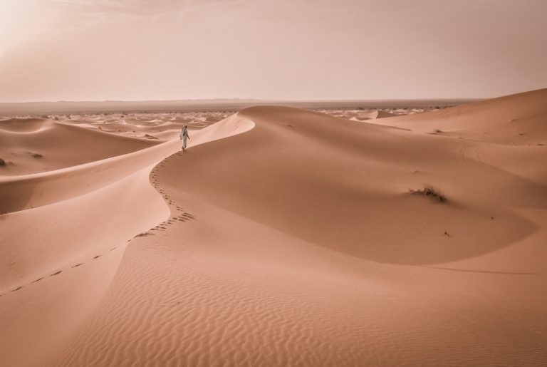 Al di là del deserto: come trasformare la paura in un viaggio di scoperta