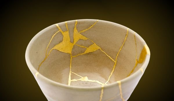 Kintsugi: l'arte di riparare le ferite dell'anima