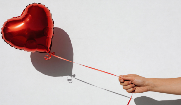 Lasciare per non lasciarsi andare